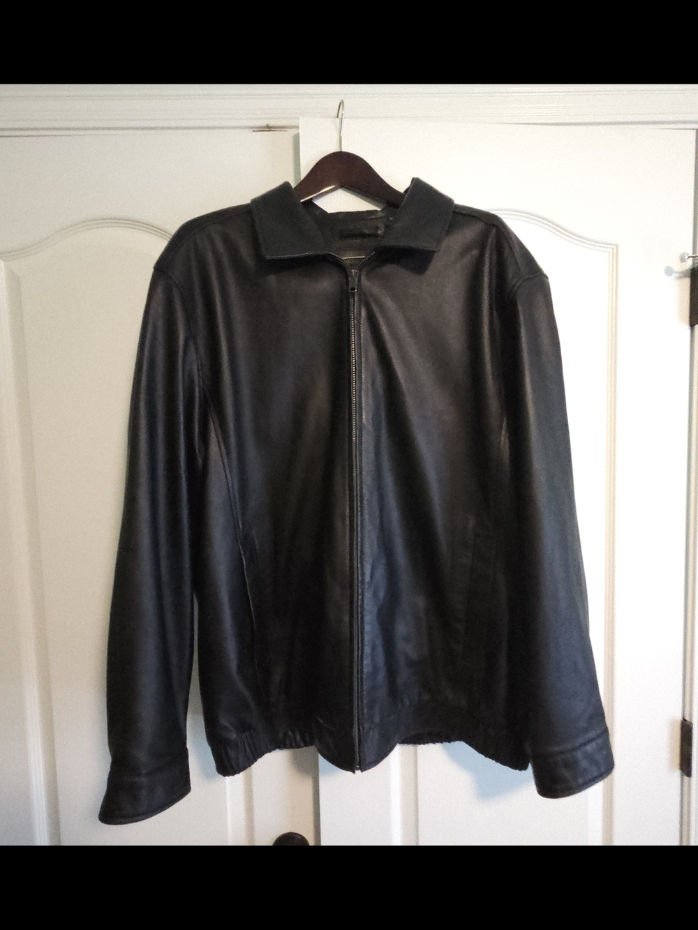 Roundtree & Yorke Black Leather Bomber Jacket